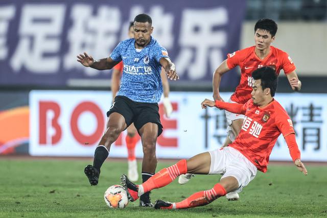 2026年法网：资格赛选手赫瓦林斯卡闯入女单决赛